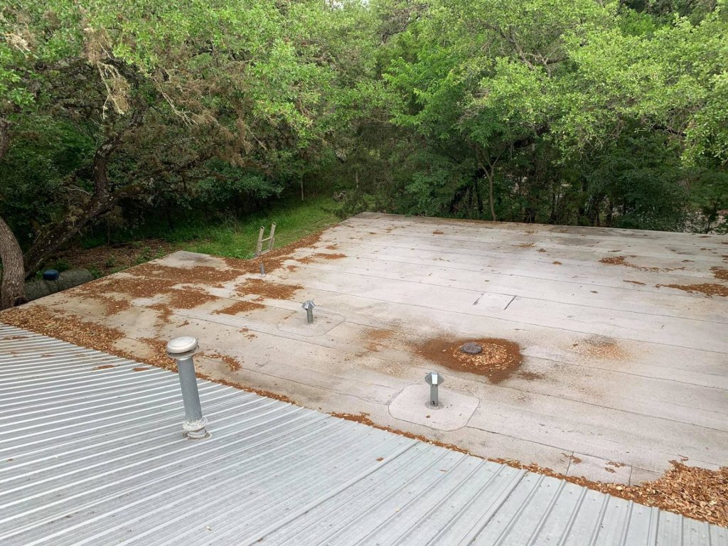 Rusting flat roof system